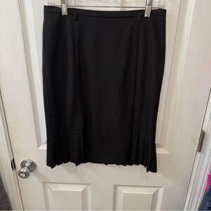 Talbots Petites Pencil Skirt with pleats at bottom size 4P- Like new!